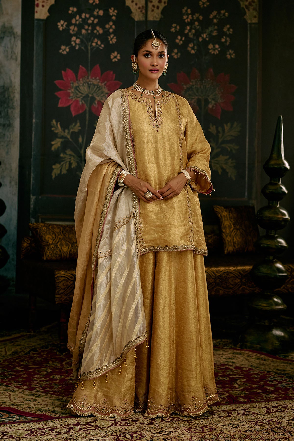 Gold Sharara